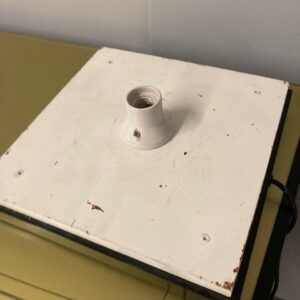 Alternative view of Lampada cubo  Modernariato vintage anni 70 “Minimale “ plexiglass e base legno. H 73 X 30X 30