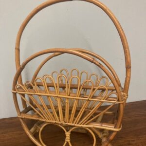 Alternative view of Porta riviste modernariato  di design in bamboo anni 60 perfetto stato . Mis 67 x 51