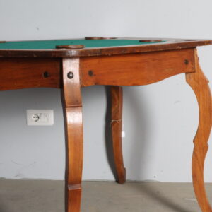 Alternative view of Antico Tavolo da gioco Art decò 1940 in olmo e panno verde. Diametro cm 112 Altezza cm 75
