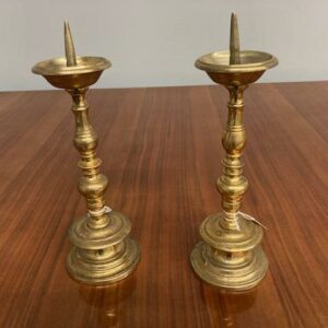 Alternative view of Coppia candelabri in bronzo Impero Primi 800 . Mis altezza cm 27