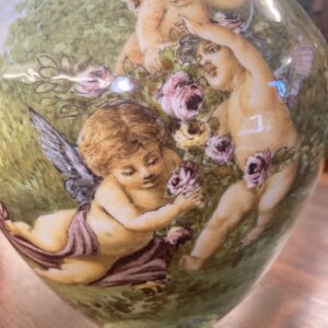 Alternative view of Antico vaso Con Putti manifattura Ginori epoca 1850 . Mis Altezza cm 35