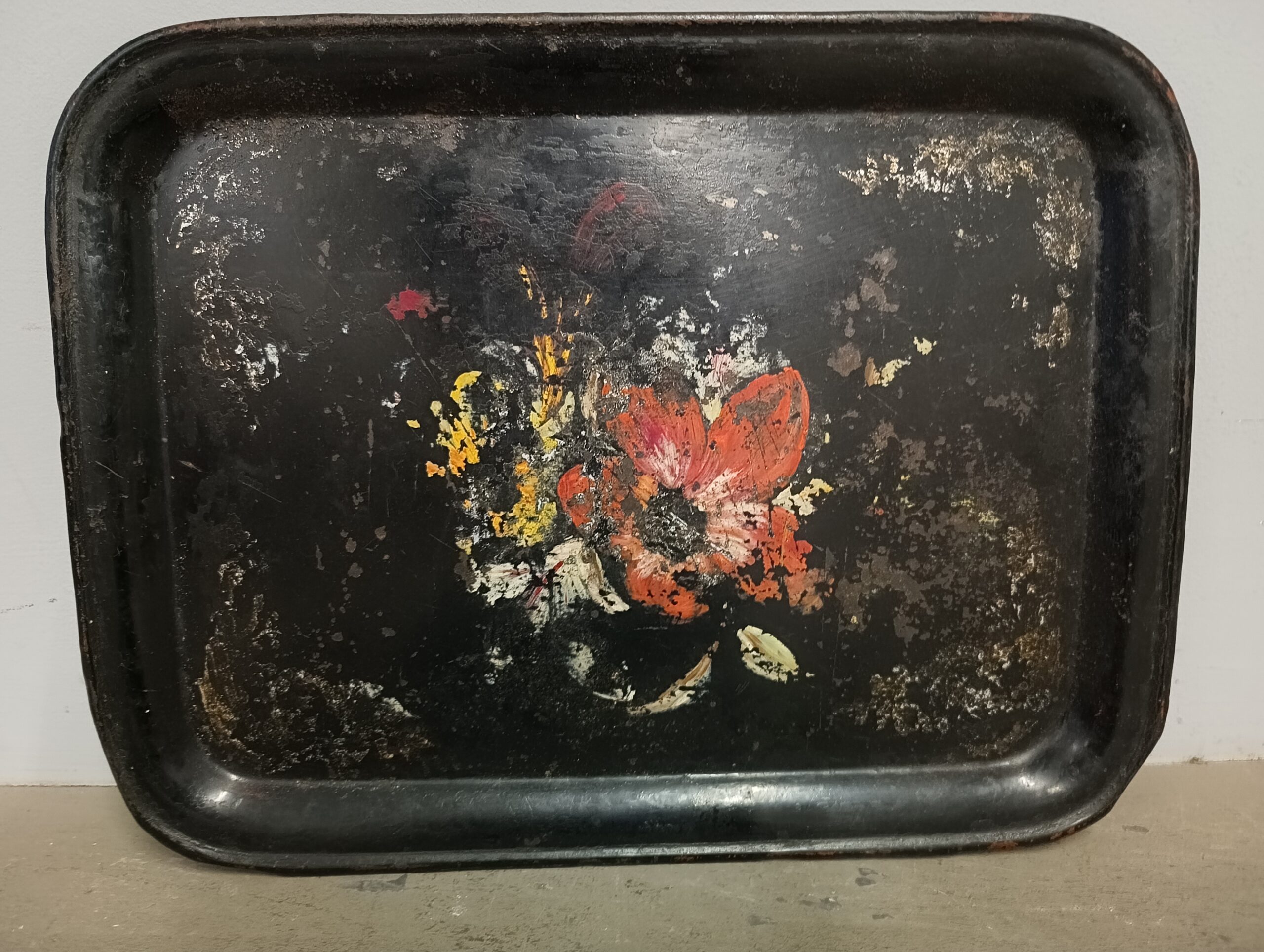 Antico vassoio in metallo XIX sec, dipinto a fiori, mis h 40, l 53, p 3 cm