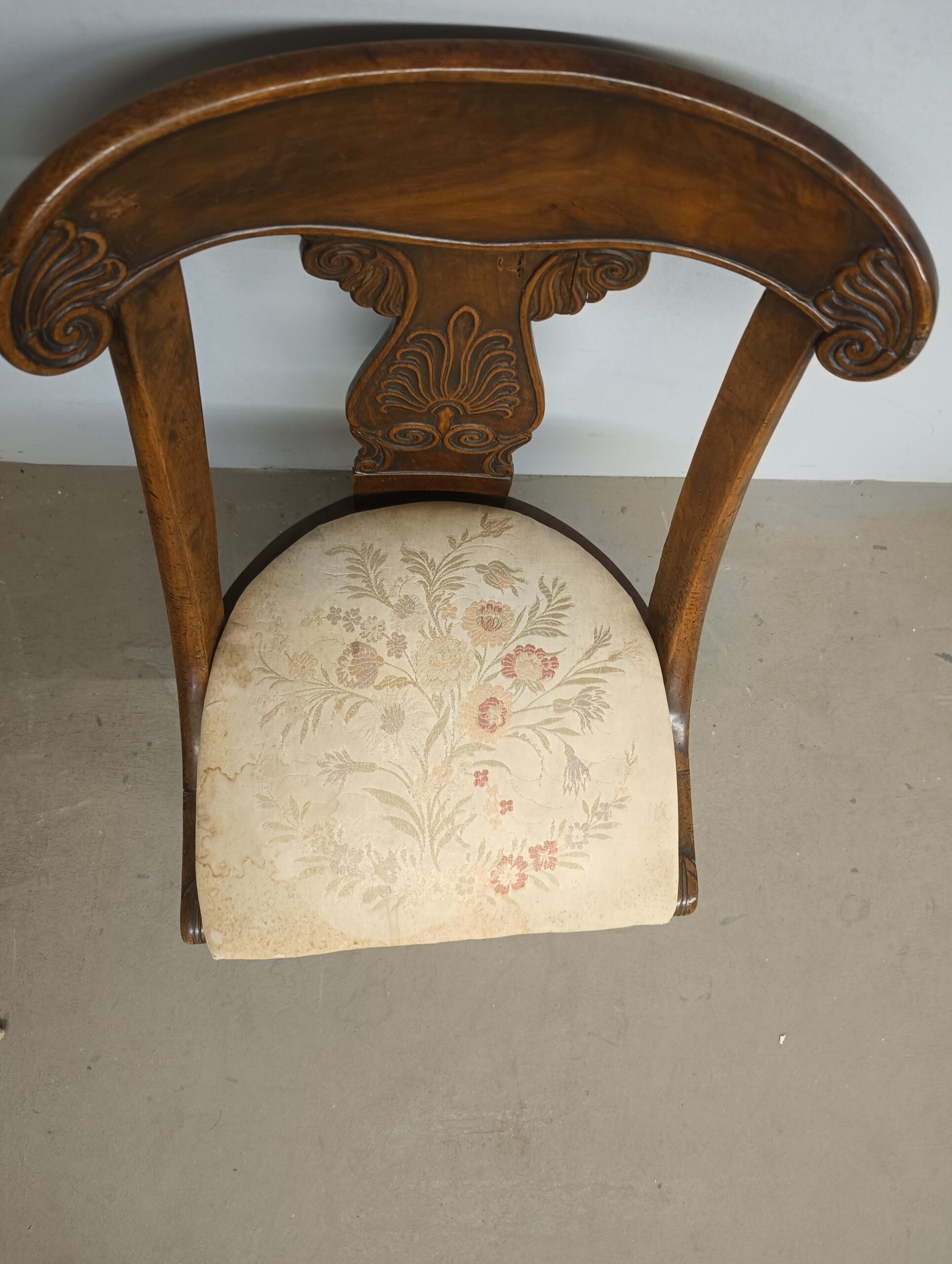 Antica poltrona Carlo X in noce massello, 800. Buono stato di conservazione. Mis h 85cm, l 50cm, p 44cm - immagine 3