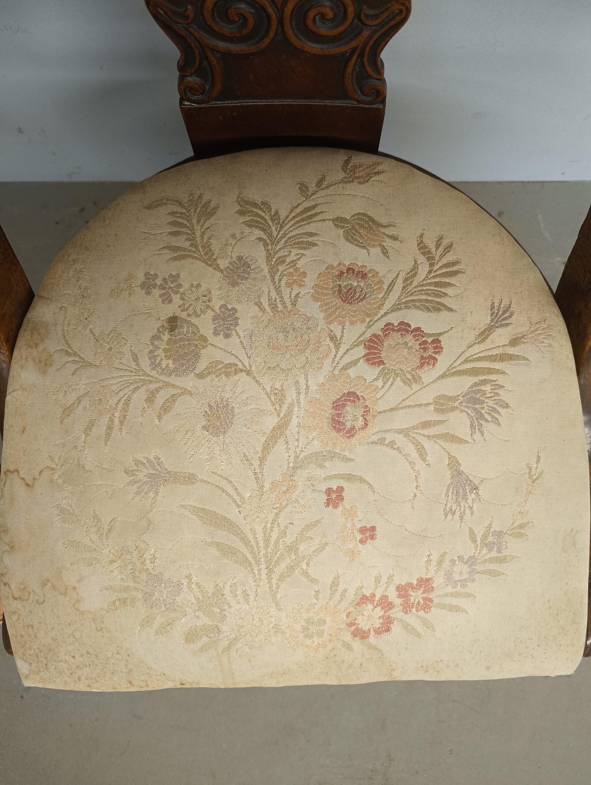 Antica poltrona Carlo X in noce massello, 800. Buono stato di conservazione. Mis h 85cm, l 50cm, p 44cm - immagine 4