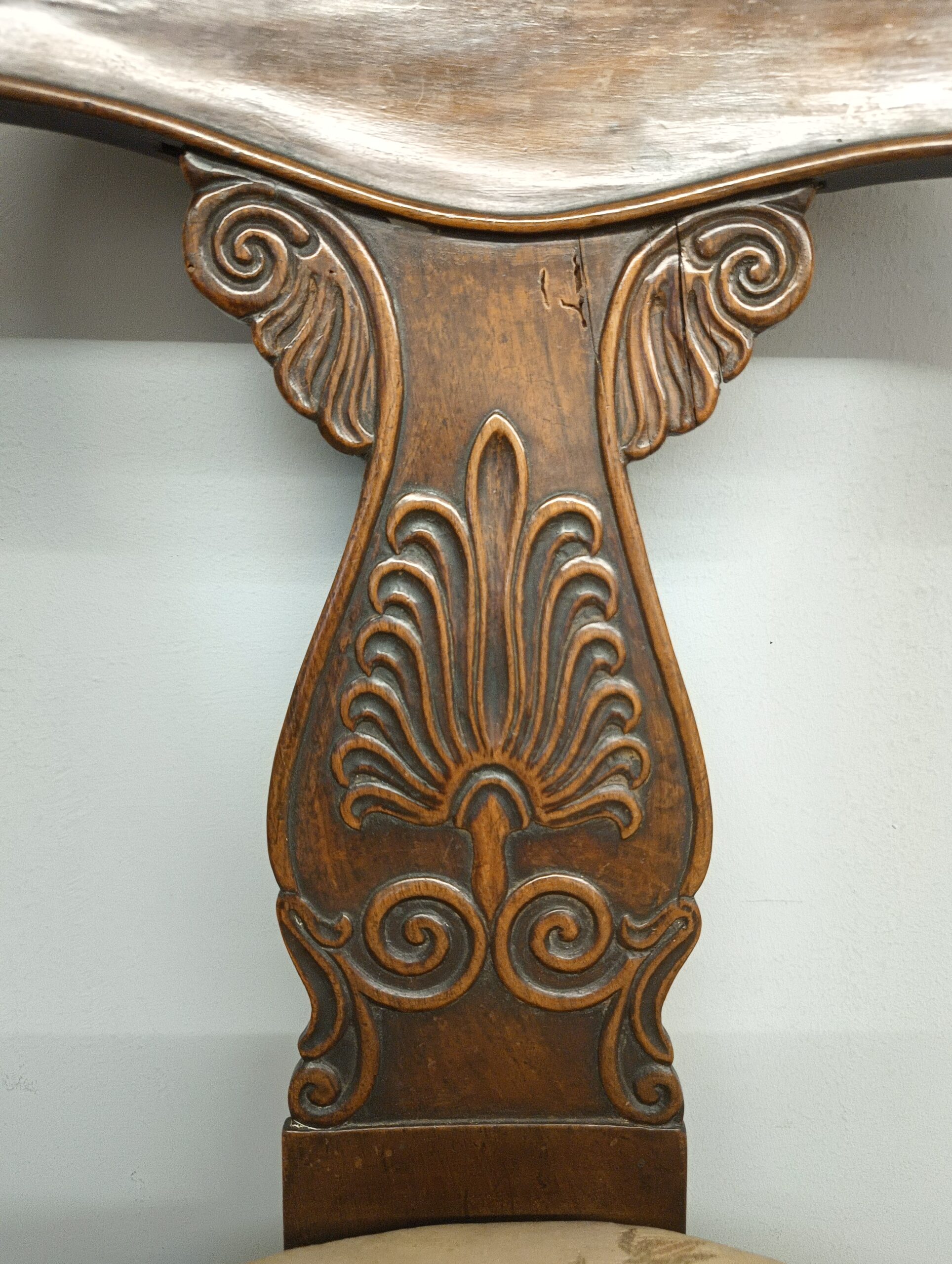 Antica poltrona Carlo X in noce massello, 800. Buono stato di conservazione. Mis h 85cm, l 50cm, p 44cm - immagine 6