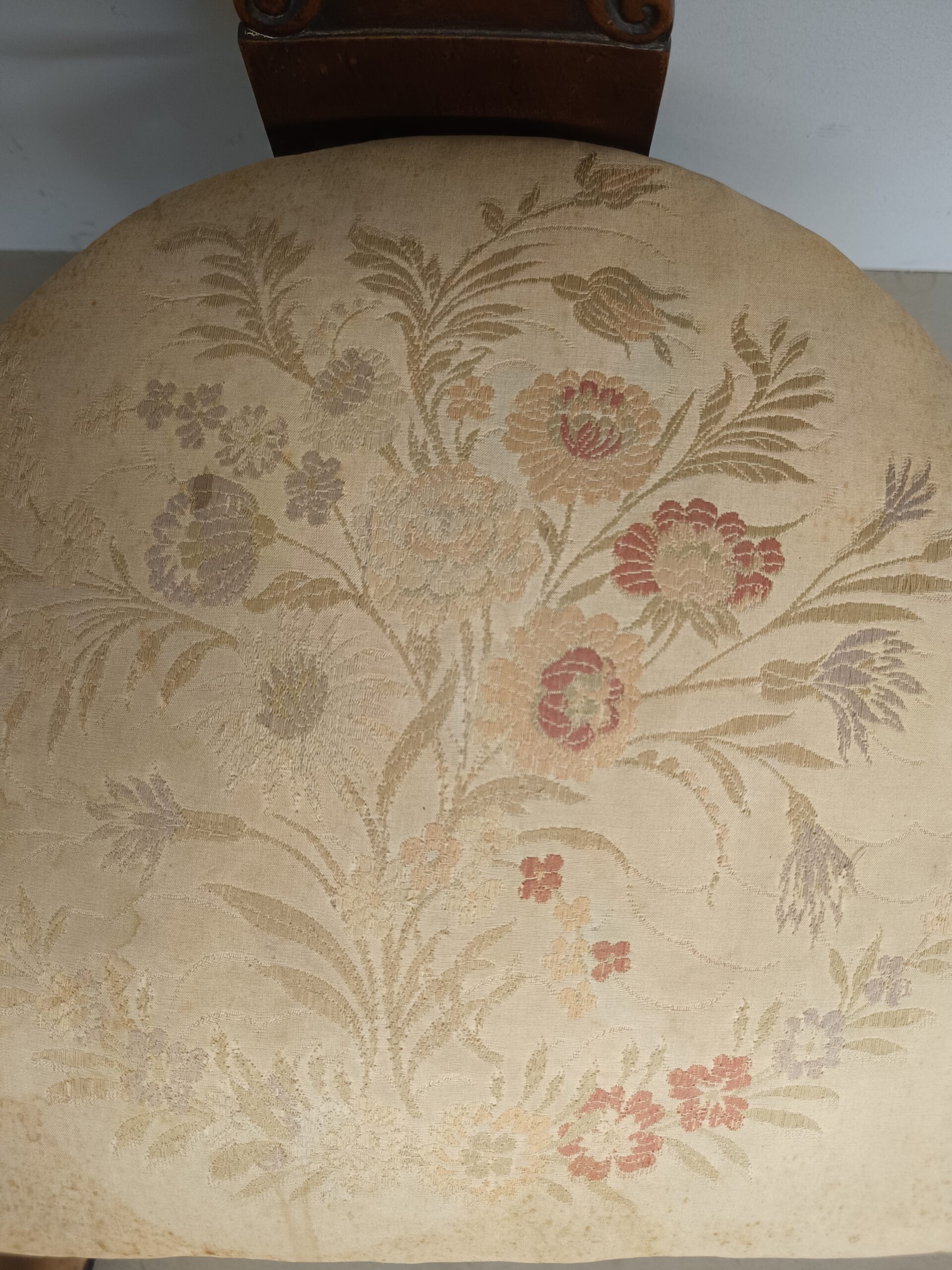 Antica poltrona Carlo X in noce massello, 800. Buono stato di conservazione. Mis h 85cm, l 50cm, p 44cm - immagine 9