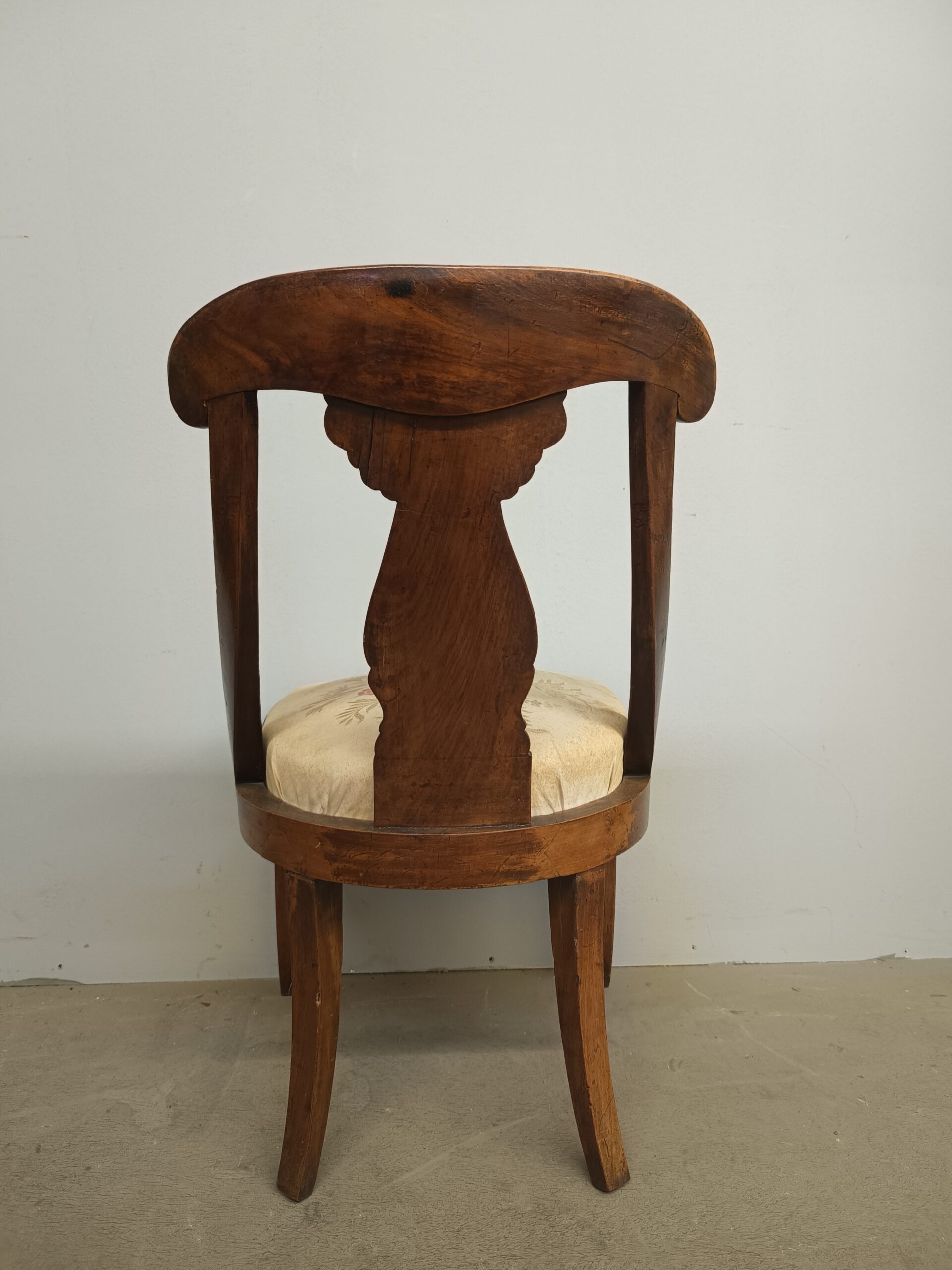 Antica poltrona Carlo X in noce massello, 800. Buono stato di conservazione. Mis h 85cm, l 50cm, p 44cm - immagine 12
