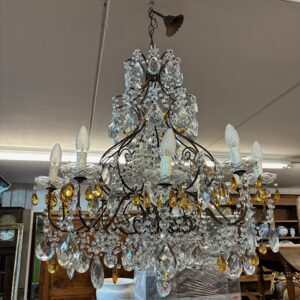 Antico  e bellissimo Lampadario Chandelier  in cristalli 10 Luci a più Livelli . Mis diametro cm 70  h cm 80