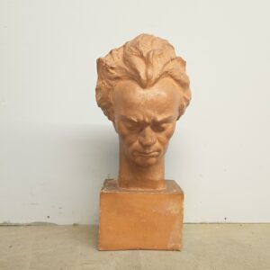 Alternative view of Antica scultura a mezzobusto di Beethoven, epoca '800, in terracotta, mis h 57, l 28, p 28