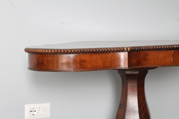 Antico tavolo da salotto 1860 in noce . a “ Biscotto “ . Mis 113 x63 - immagine 10