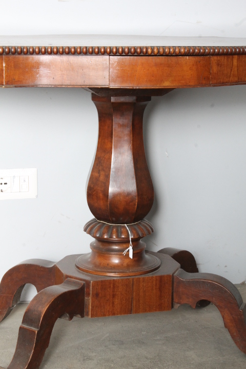 Antico tavolo da salotto 1860 in noce . a “ Biscotto “ . Mis 113 x63 - immagine 13