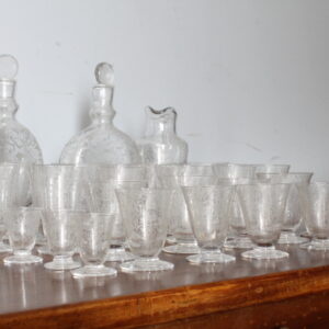 Alternative view of Antico strepitoso servizio cristallo baccarat fine XIX . 33 pezzi lavorazione con incisione.