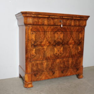 Antico cassettone cappuccino - comò L Filippo epoca 1860 in noce . Rare misure . L 105 x 46 Restaurato !