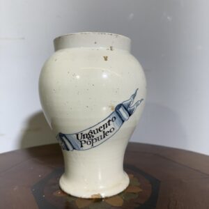 Alternative view of Antico Albarello, vaso da farmacia, epoca metà XIX, Unguento Populeo, h 20, lp 15 cm