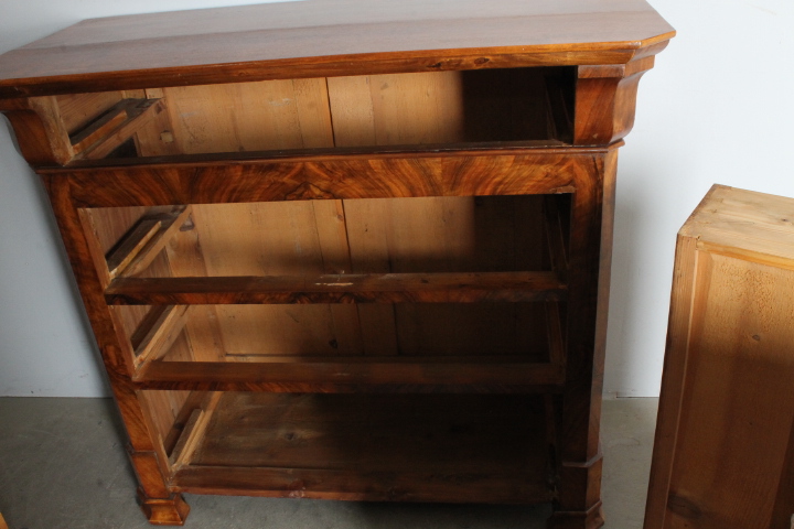 Antico cassettone cappuccino - comò L Filippo epoca 1860 in noce . Rare misure . L 105 x 46 Restaurato ! - immagine 17