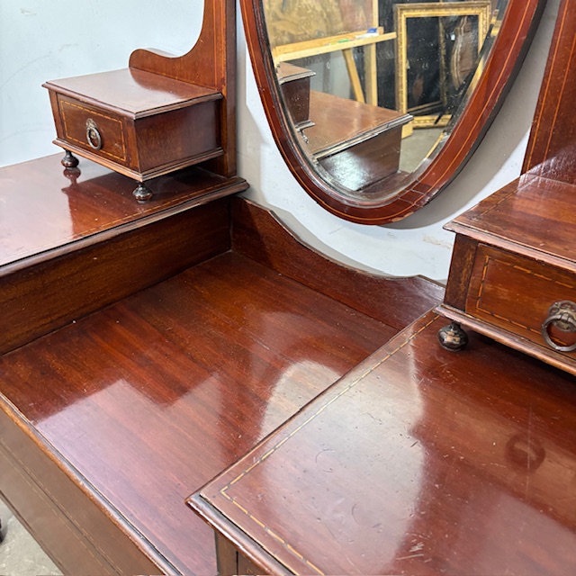 Antica cassettiera toilette inglese mogano e intarsi XIX secolo . Specchio Basculante. Mis 68 x 45 . h 142 - immagine 10
