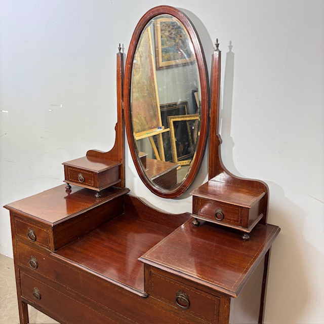 Antica cassettiera toilette inglese mogano e intarsi XIX secolo . Specchio Basculante. Mis 68 x 45 . h 142 - immagine 11