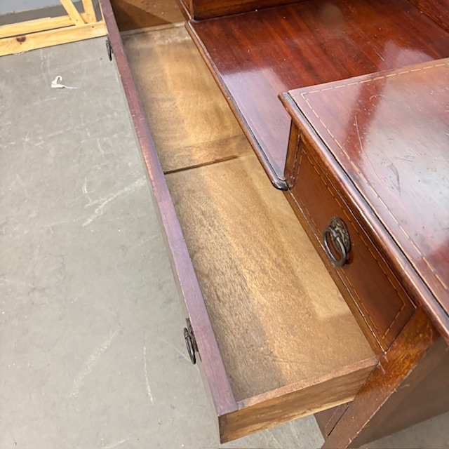 Antica cassettiera toilette inglese mogano e intarsi XIX secolo . Specchio Basculante. Mis 68 x 45 . h 142 - immagine 12