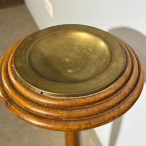 Alternative view of Antico posacenere da terra art deco 1940 in noce massello e ottone. Alto cm 65