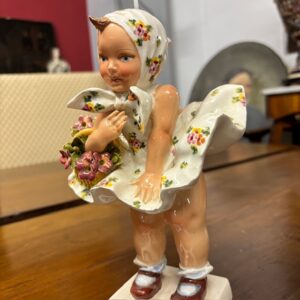 Alternative view of Antica scultura in ceramica “ Colpo di Vento “ Mollica anni 40 . Mis h 23