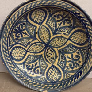 Alternative view of Antico piatto in maiolica dipinta, Marocco XIX sec., D 32 cm