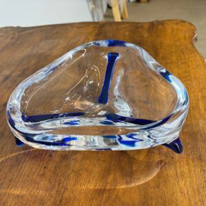 Centrotavola  Murano 1970 trasparente e blu . firmato alla base . Mis 24 x 24 Design unico