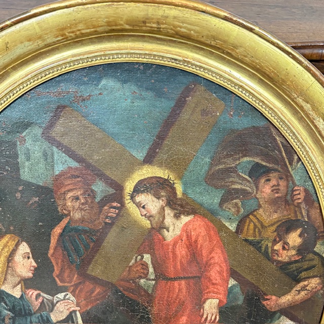 Antico dipinto olio su tela Ovale XVIII sec Gesù e il Cireneo. Cornice foglia oro . Mis 88 x cm 76 - immagine 5