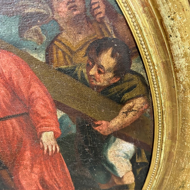 Antico dipinto olio su tela Ovale XVIII sec Gesù e il Cireneo. Cornice foglia oro . Mis 88 x cm 76 - immagine 9