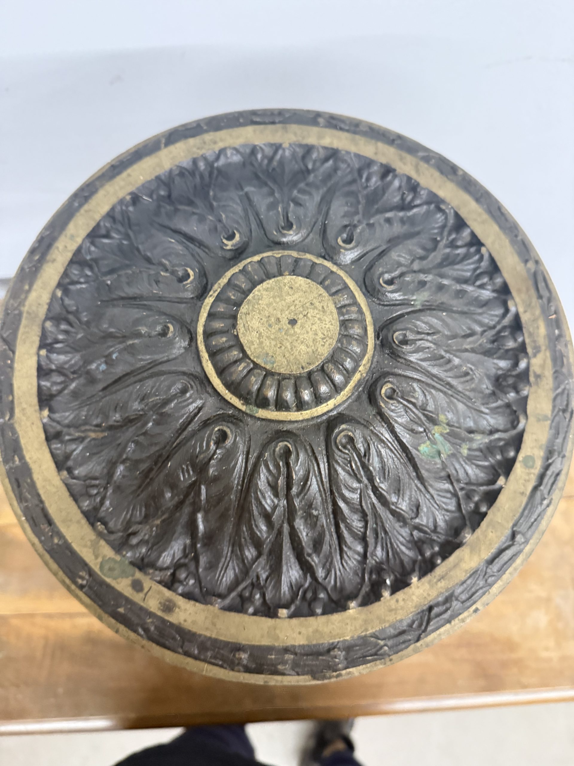 Antico brucia profumi in bronzo, XIX sec, Francia, 50x30 cm - immagine 6