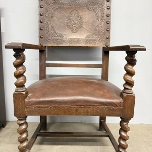 Poltrona antica neorinascimentale con braccioli e cuoio stampato, XIX sec. 50x63x55cm