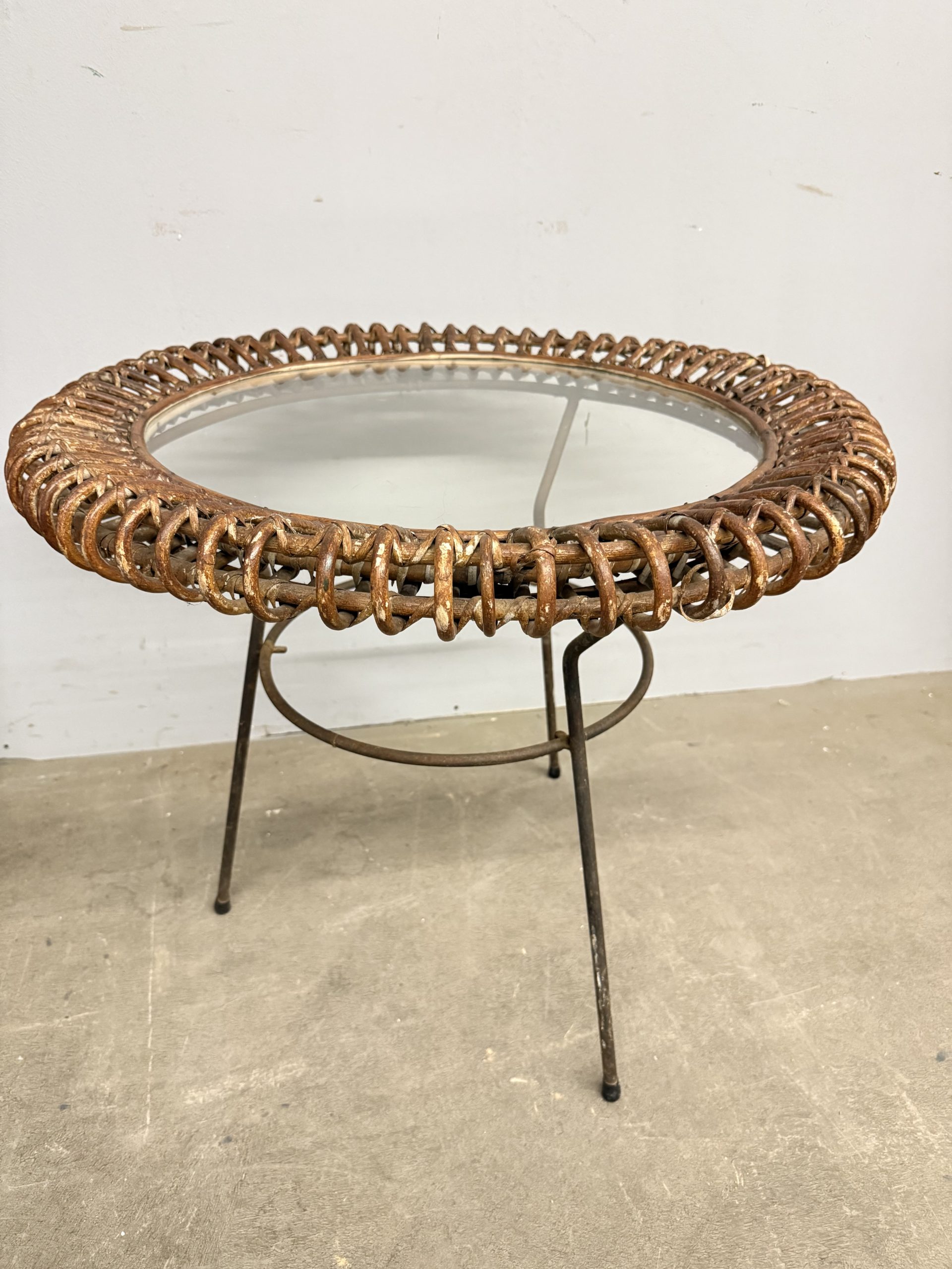 Tavolinetto da salotto Bonacina in bamboo e ferro anni '50, 58x47cm