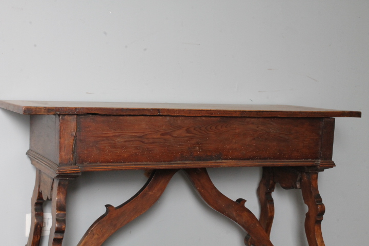 Antico tavolo scrittoio Fratina metà 700 noce massello . Piemonte XVIII sec Mis 116 x 50 - immagine 3