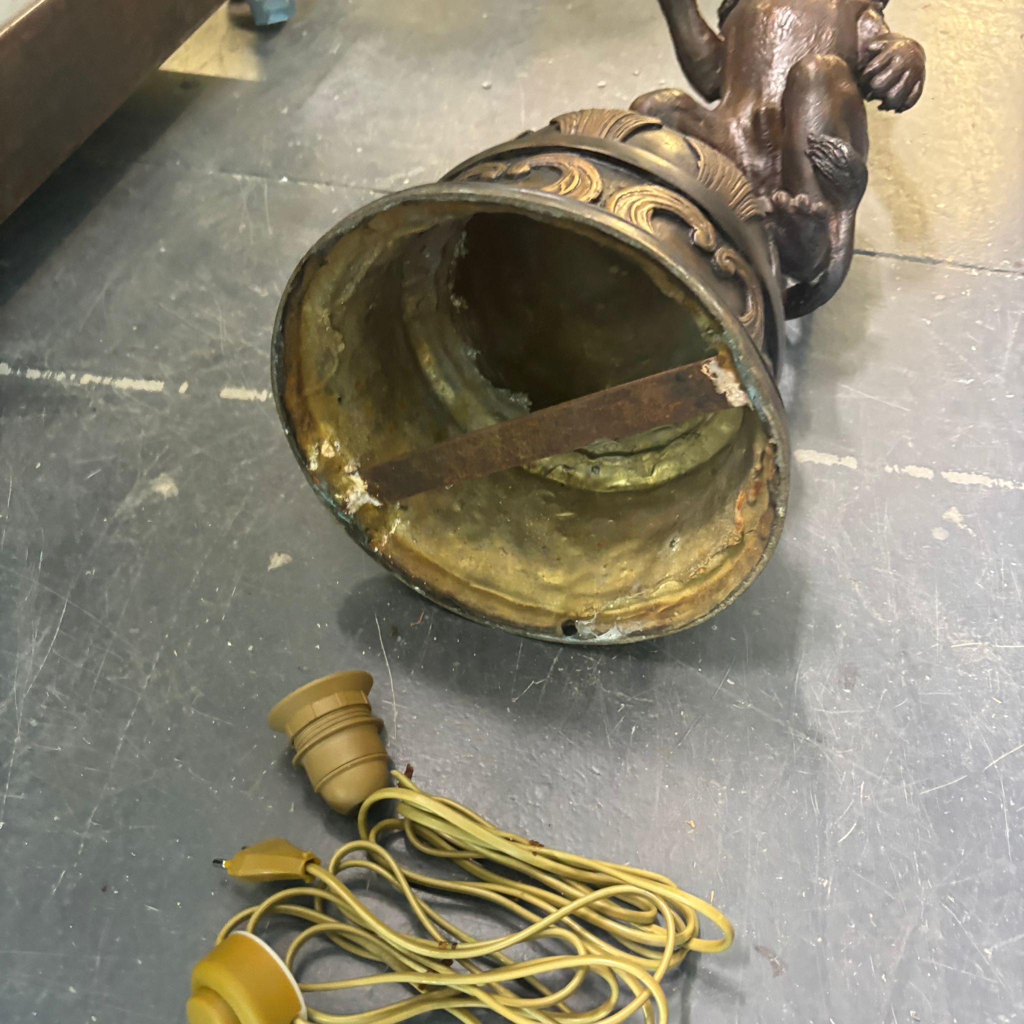 Antica scultura in bronzo, leone, '900, 82x30cm - immagine 9