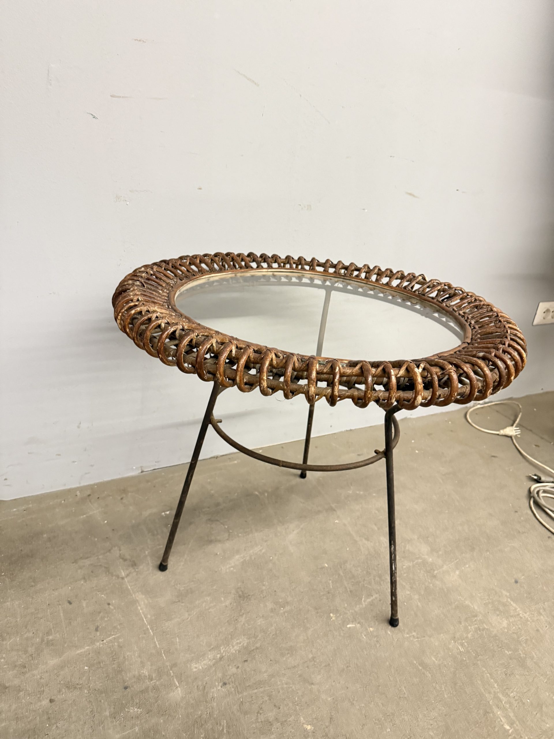 Tavolinetto da salotto Bonacina in bamboo e ferro anni '50, 58x47cm - immagine 2