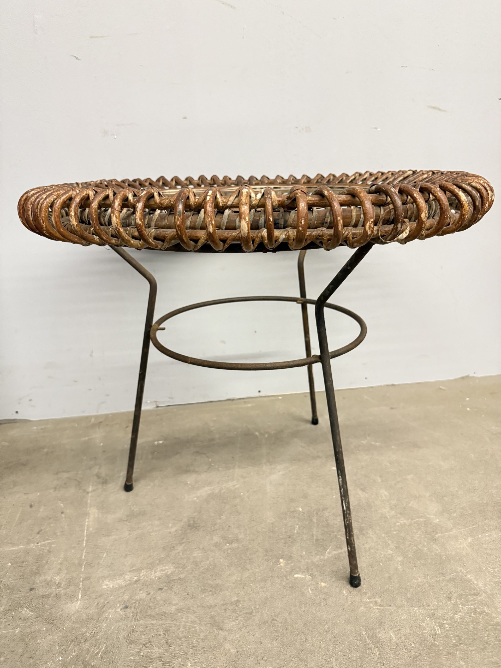 Tavolinetto da salotto Bonacina in bamboo e ferro anni '50, 58x47cm - immagine 9