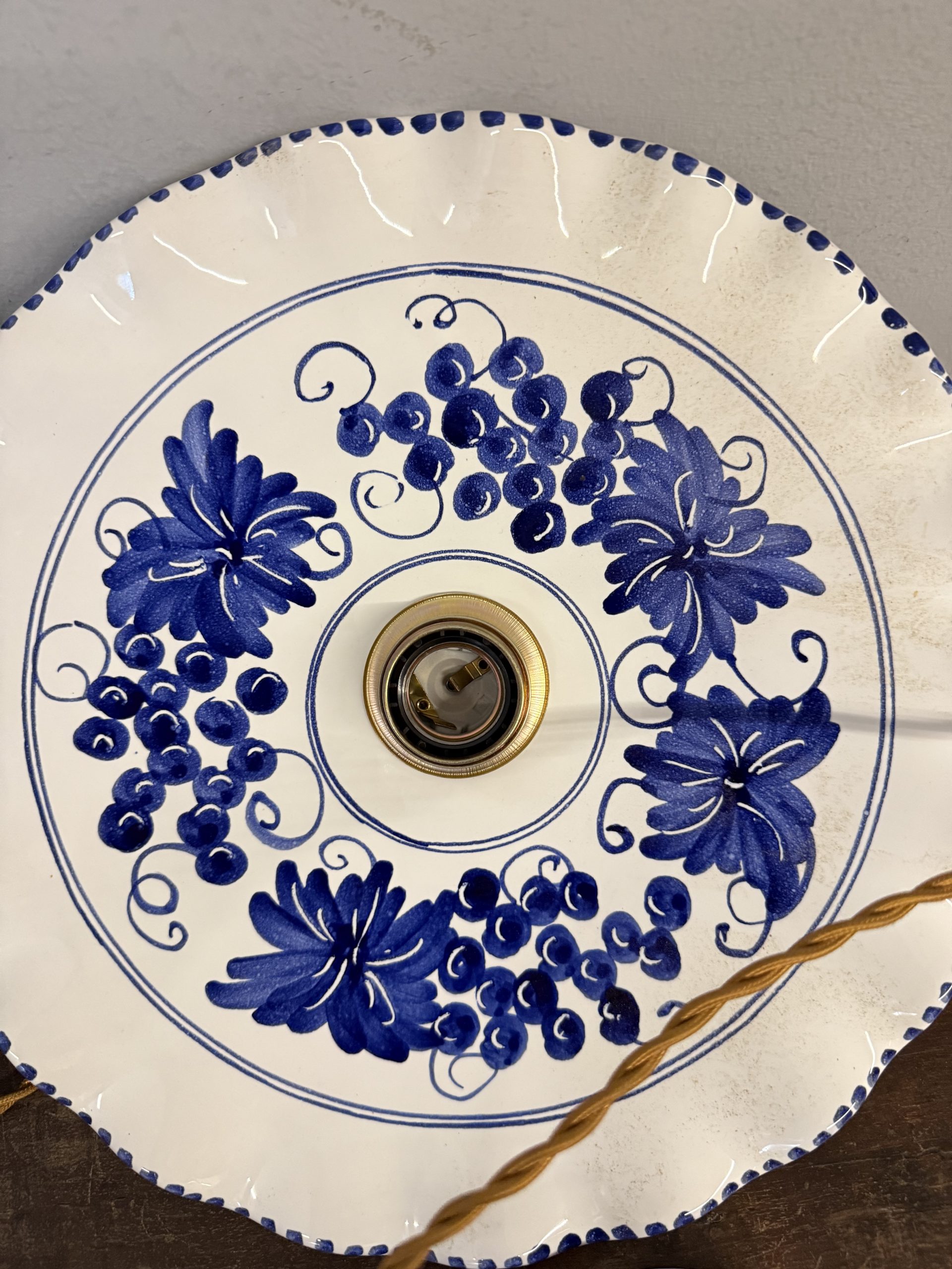 Coppia di lampadari in ceramica dipinti a mano XX sec, 30x7cm - immagine 3