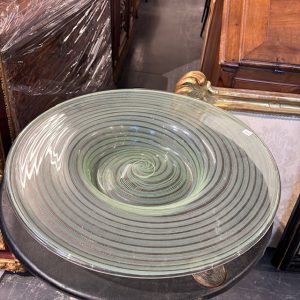 Centrotavola piatto Murano design XX sec anno 1987 Lavorazione a spirale e filigrana Oro/verde. Firmato LA FILIGRANA 1987 Mis cm 52