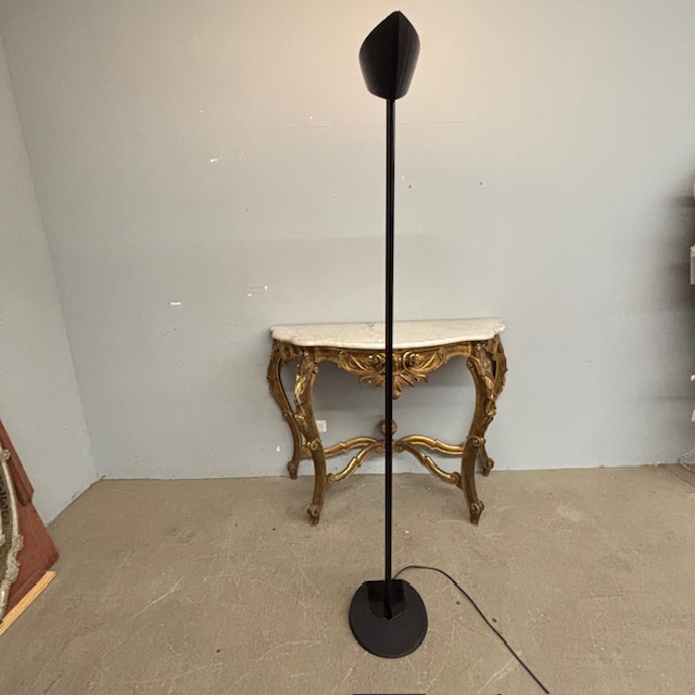 Lampada da terra Mod Otello di Bruno Gecchelin per Oluce anni 80 colore nero. Piantana design . H 190 - immagine 4