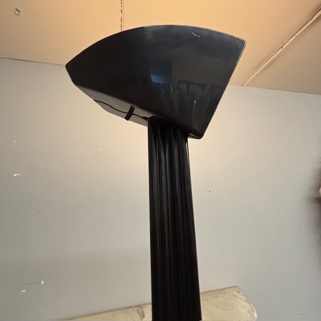 Lampada da terra Mod Otello di Bruno Gecchelin per Oluce anni 80 colore nero. Piantana design . H 190 - immagine 5