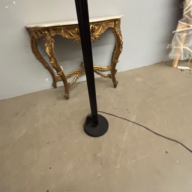 Lampada da terra Mod Otello di Bruno Gecchelin per Oluce anni 80 colore nero. Piantana design . H 190 - immagine 6