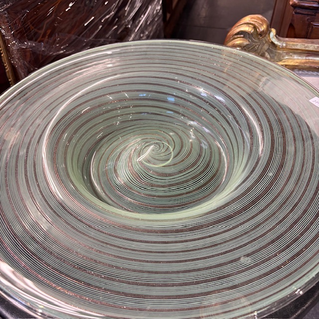 Centrotavola piatto Murano design XX sec anno 1987 Lavorazione a spirale e filigrana Oro/verde. Firmato LA FILIGRANA 1987 Mis cm 52 - immagine 4