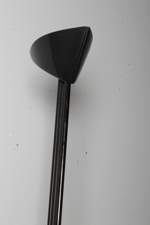 Lampada da terra Mod Otello di Bruno Gecchelin per Oluce anni 80 colore nero. Piantana design . H 190 - immagine 11
