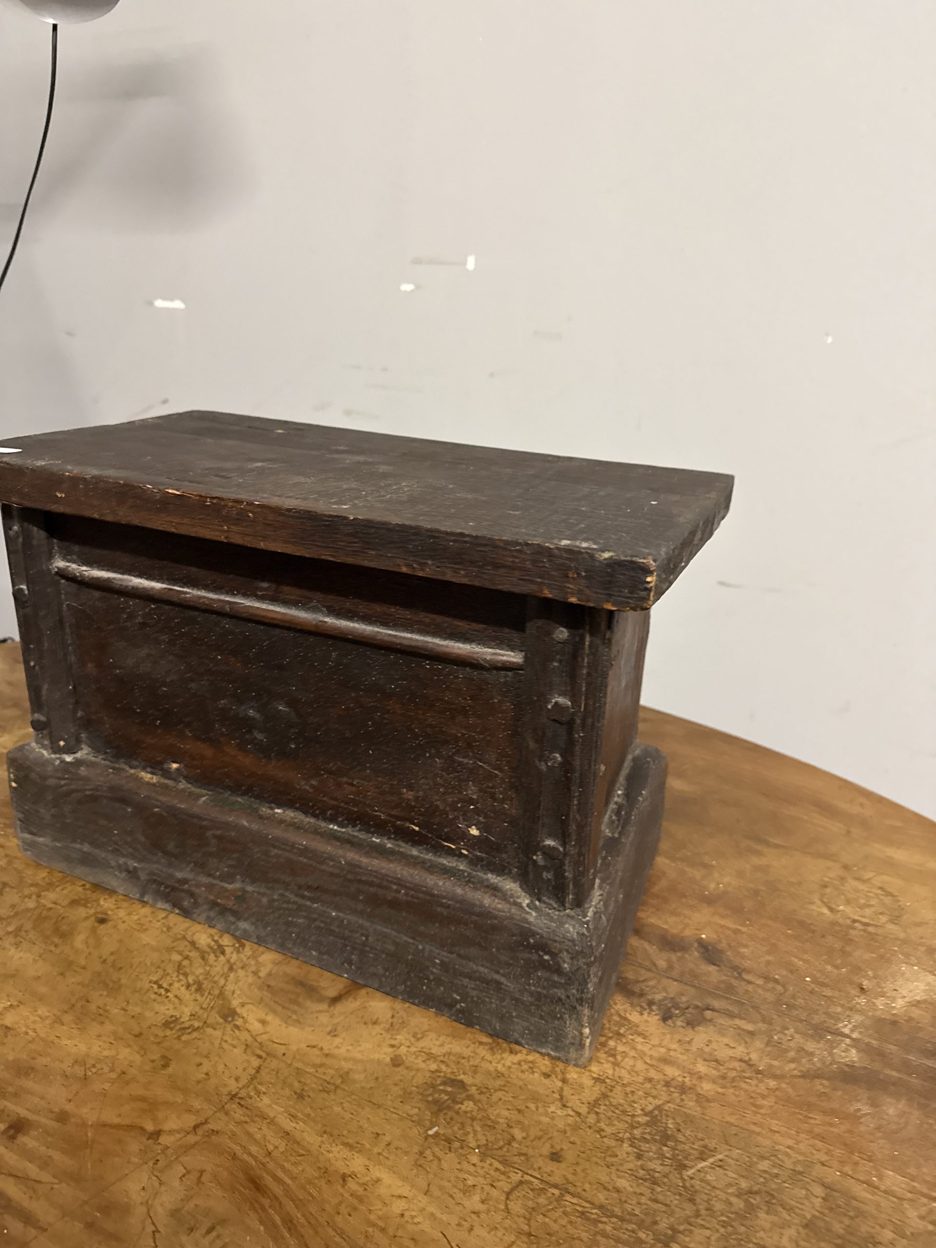 Antico piccolo baule portagioie in castagno, '900, 30x45x25cm - immagine 3