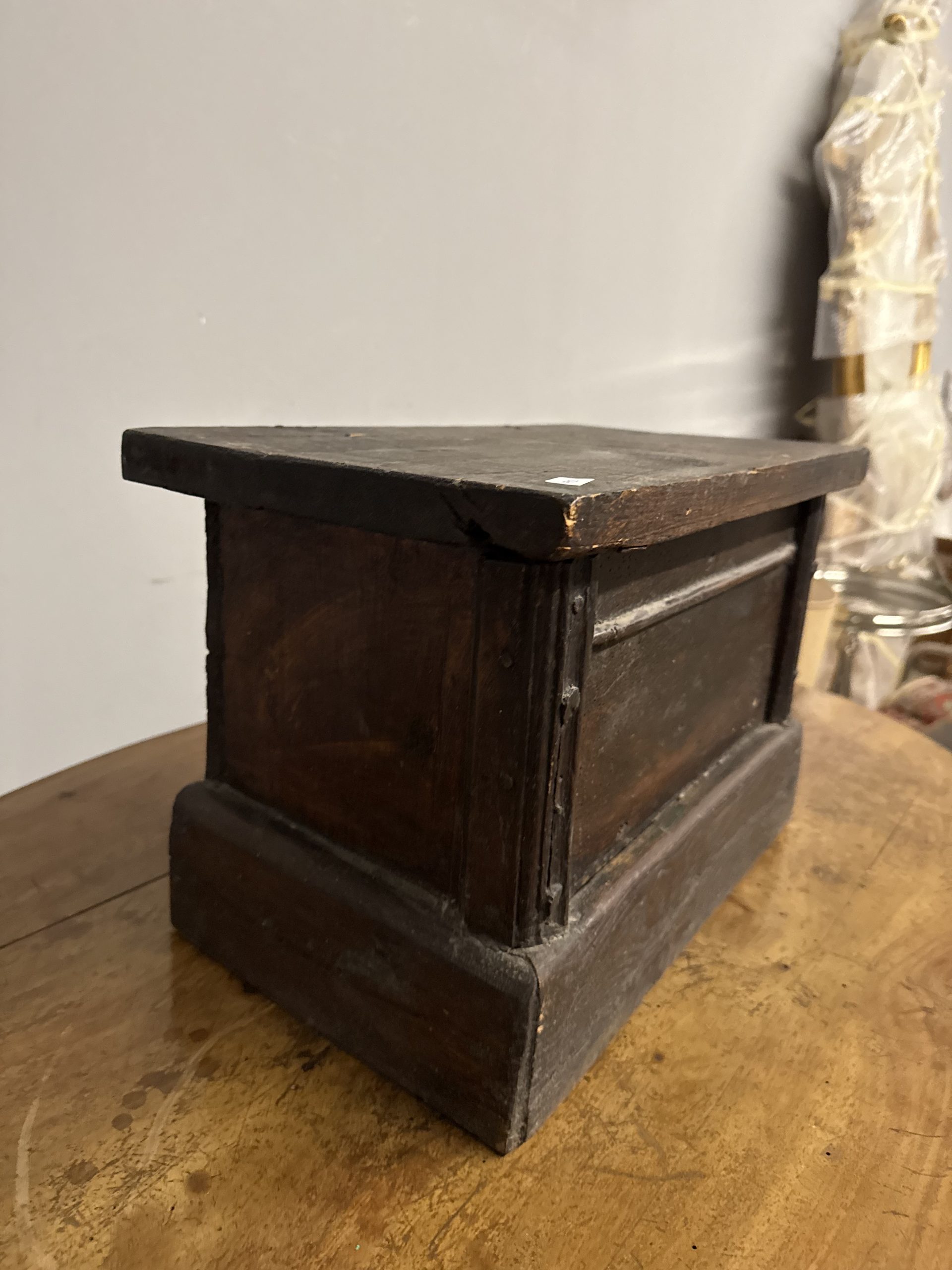Antico piccolo baule portagioie in castagno, '900, 30x45x25cm - immagine 5