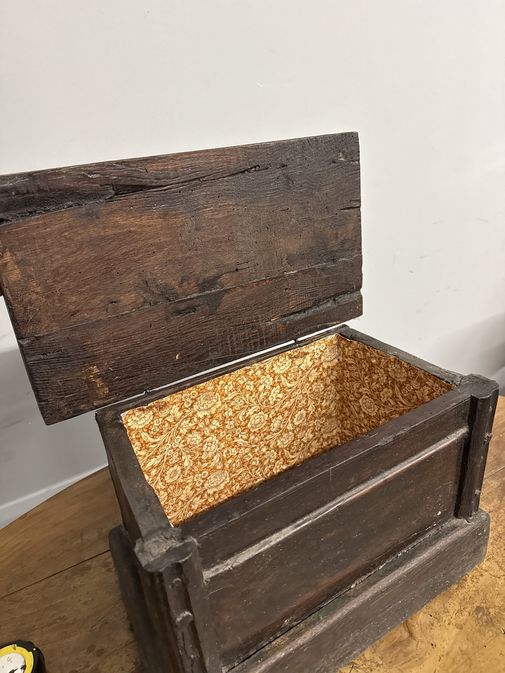 Antico piccolo baule portagioie in castagno, '900, 30x45x25cm - immagine 6
