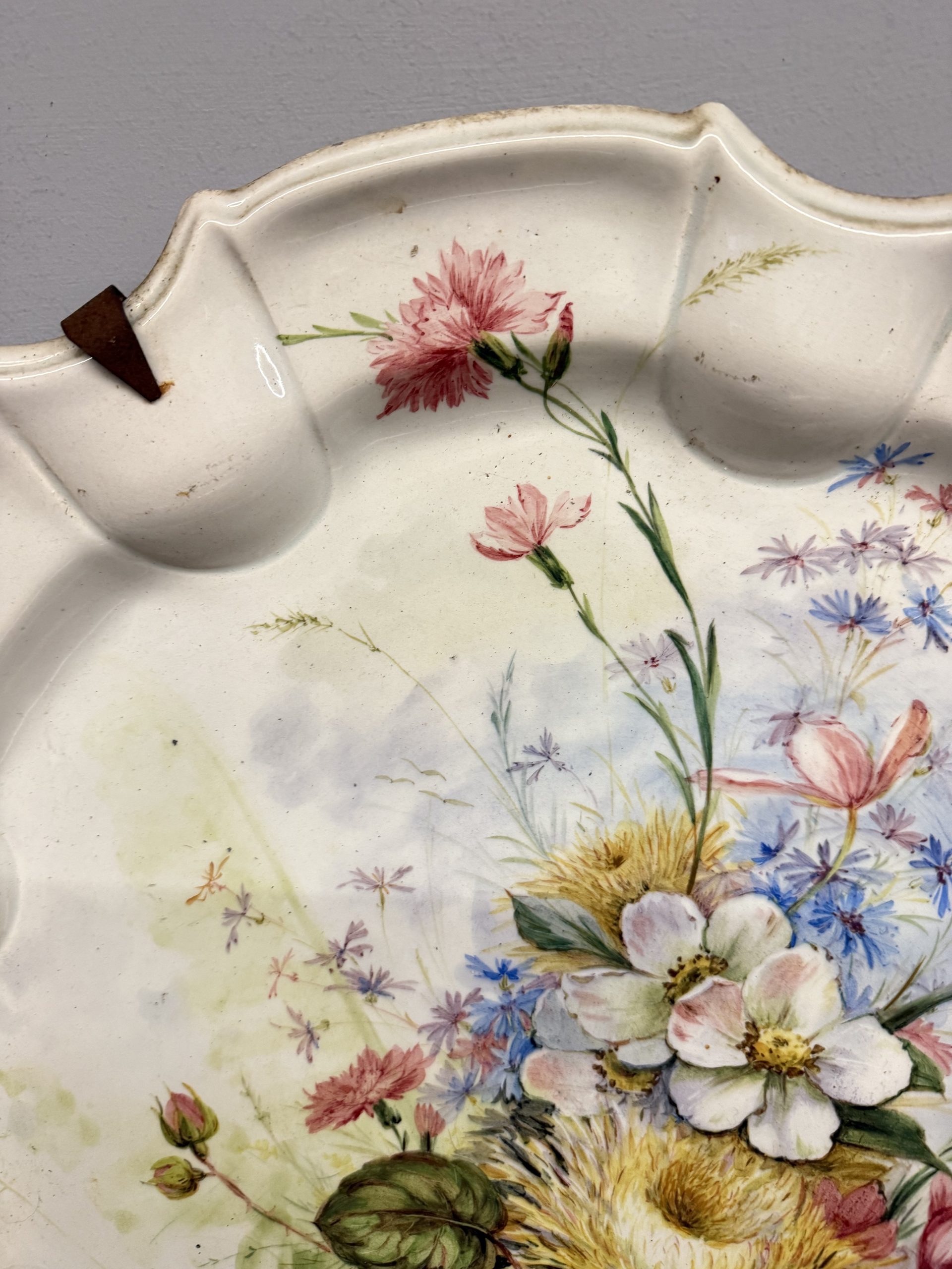 Antico grande piatto in maiolica floreale '800 Nove Bassano 60x5cm - immagine 4