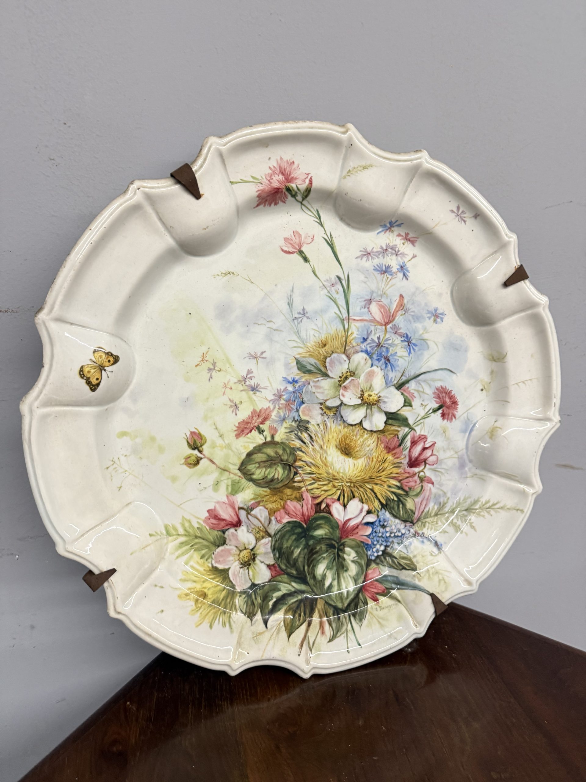 Antico grande piatto in maiolica floreale '800 Nove Bassano 60x5cm - immagine 9