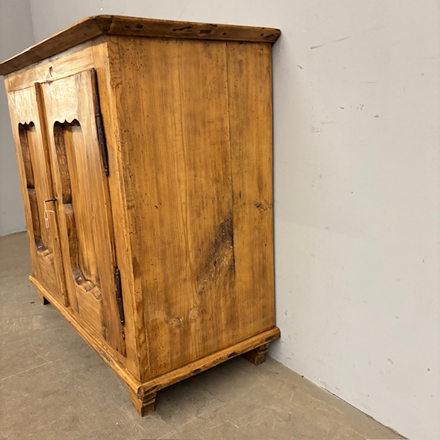 Antica credenza abete fine 800 legno chiaro restaurata . Misure ricercate . Mis 103 x 47, 50 . h 90 - immagine 3