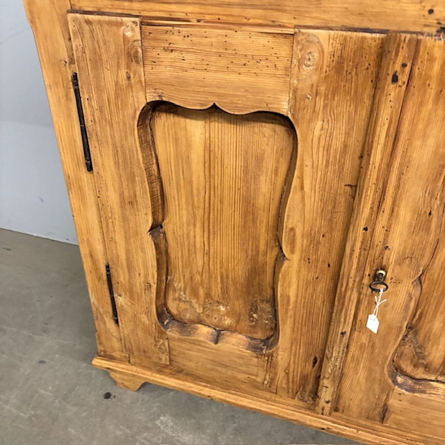 Antica credenza abete fine 800 legno chiaro restaurata . Misure ricercate . Mis 103 x 47, 50 . h 90 - immagine 5