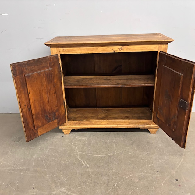 Antica credenza abete fine 800 legno chiaro restaurata . Misure ricercate . Mis 103 x 47, 50 . h 90 - immagine 8